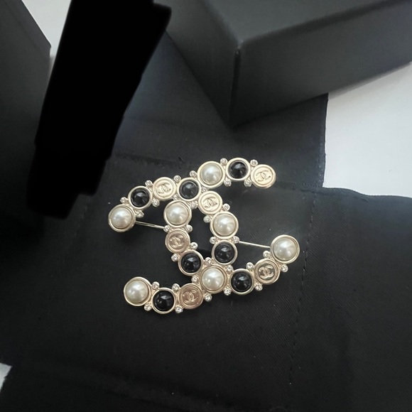 🔥CHANEL Classic CC crystal brooch - Picture 3 of 5